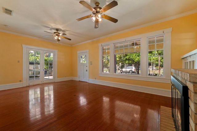 39 Chalmers Ave, Austin, TX 78702