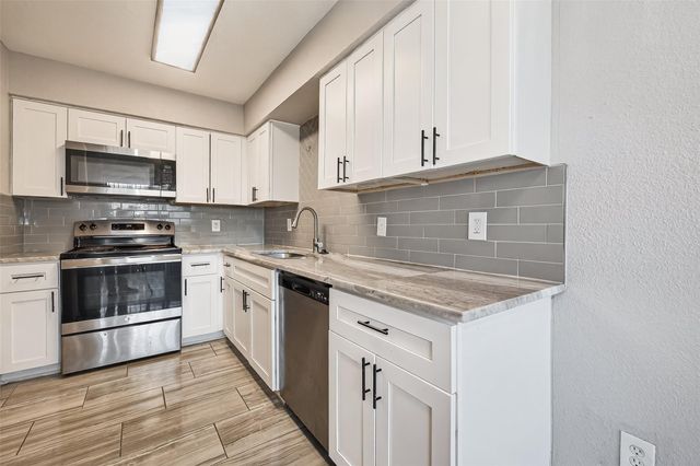 5625 Antoine Drive 1203, Houston, TX 77091