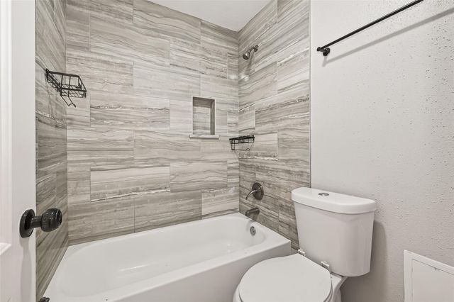 5625 Antoine Drive 1203, Houston, TX 77091