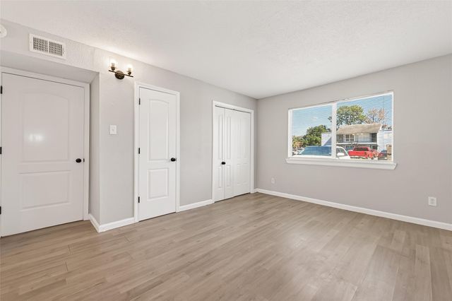 5625 Antoine Drive 1203, Houston, TX 77091