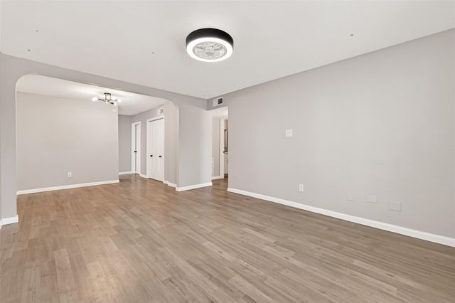 5625 Antoine Drive 1203, Houston, TX 77091