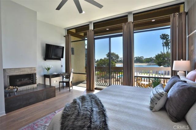 5322 Marina Pacifica South, Long Beach, CA 90803