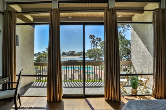 5322 Marina Pacifica South, Long Beach, CA 90803