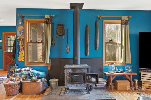 23 Hunting Lodge Drive, Black Mountain, NC 28711