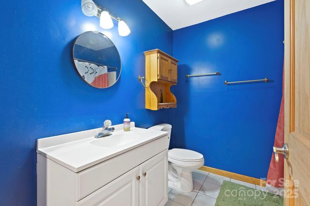 23 Hunting Lodge Drive, Black Mountain, NC 28711