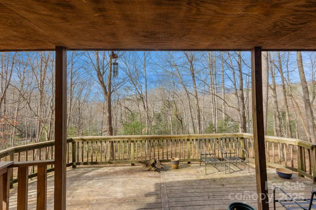 23 Hunting Lodge Drive, Black Mountain, NC 28711