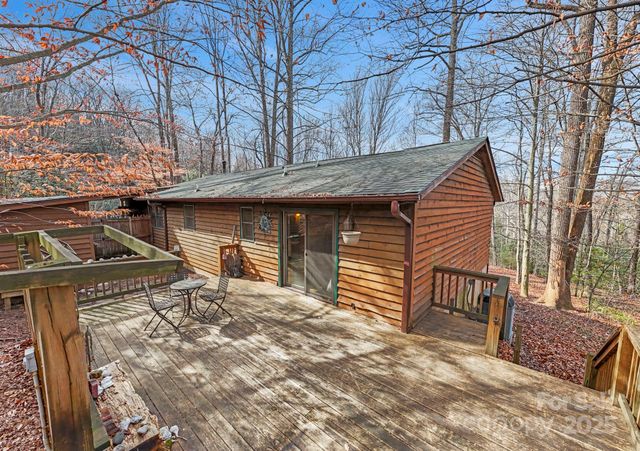 23 Hunting Lodge Drive, Black Mountain, NC 28711