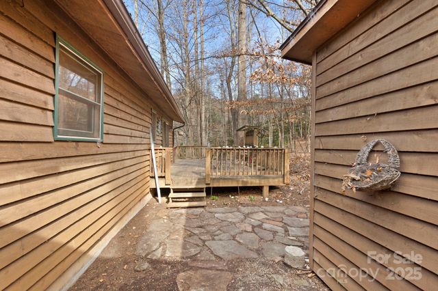 23 Hunting Lodge Drive, Black Mountain, NC 28711