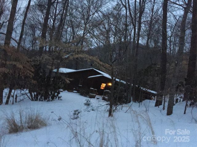 23 Hunting Lodge Drive, Black Mountain, NC 28711