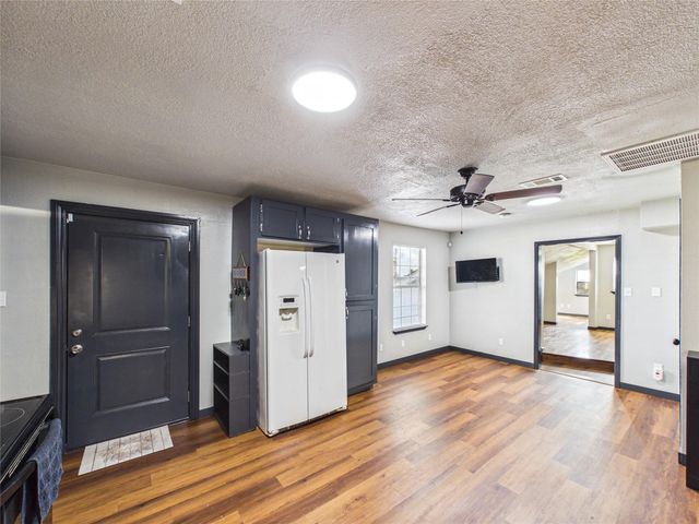 4607 Swan Street, Hitchcock, TX 77563