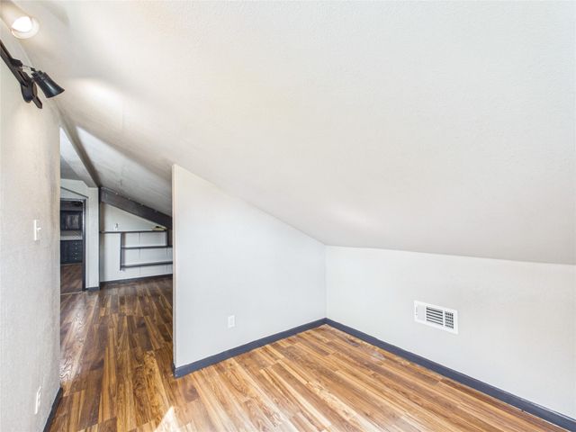 4607 Swan Street, Hitchcock, TX 77563