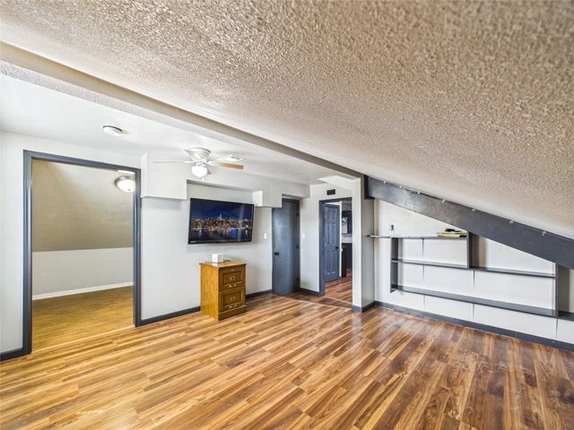 4607 Swan Street, Hitchcock, TX 77563