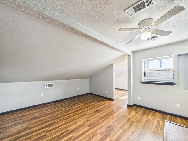 4607 Swan Street, Hitchcock, TX 77563