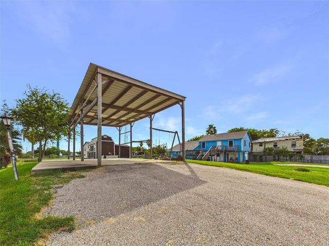 4607 Swan Street, Hitchcock, TX 77563