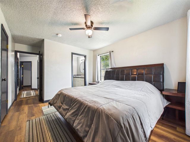 4607 Swan Street, Hitchcock, TX 77563
