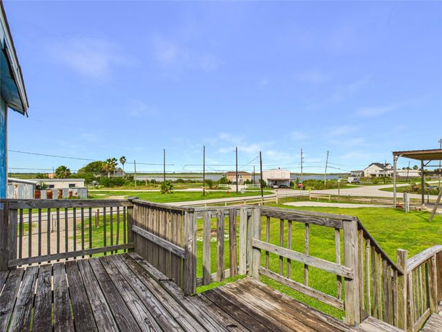 4607 Swan Street, Hitchcock, TX 77563