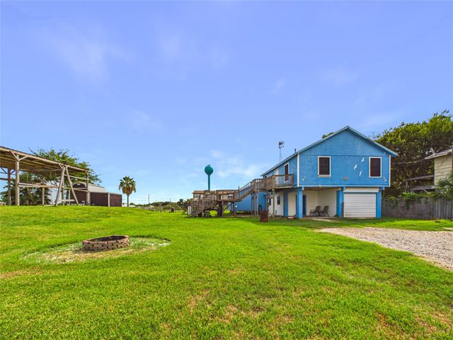 4607 Swan Street, Hitchcock, TX 77563