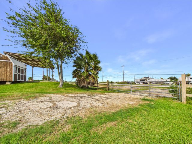 4607 Swan Street, Hitchcock, TX 77563