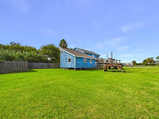 4607 Swan Street, Hitchcock, TX 77563