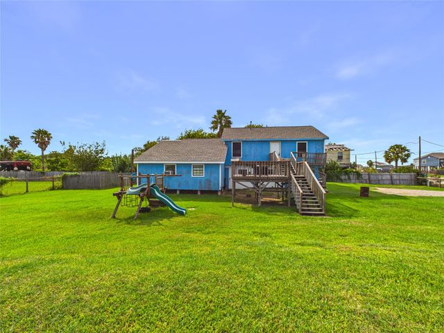4607 Swan Street, Hitchcock, TX 77563