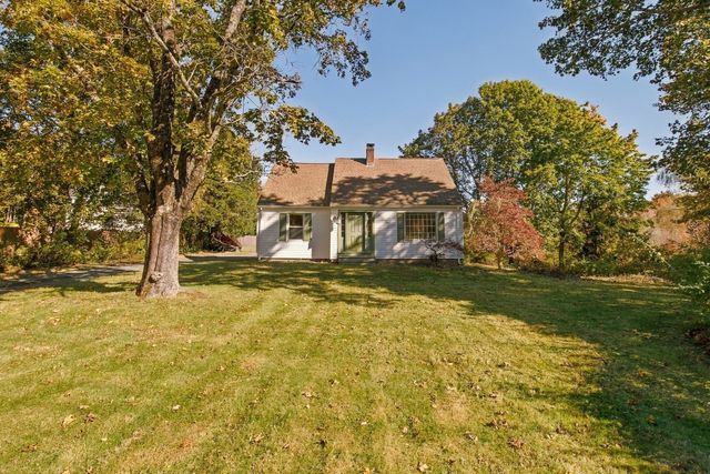 8 Crescent Road, Carver, MA 02330