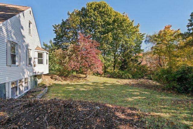 8 Crescent Road, Carver, MA 02330