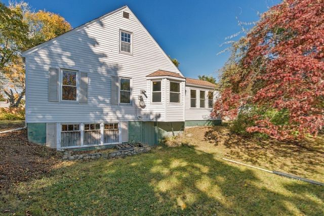 8 Crescent Road, Carver, MA 02330