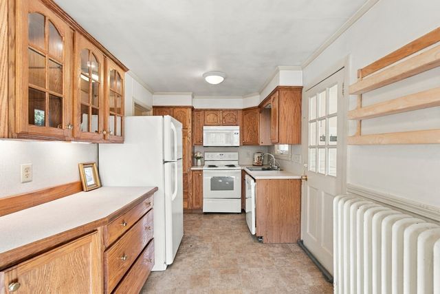 8 Crescent Road, Carver, MA 02330