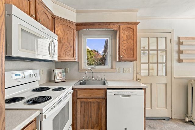 8 Crescent Road, Carver, MA 02330