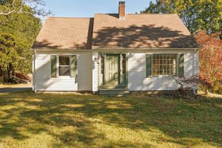 8 Crescent Road, Carver, MA 02330