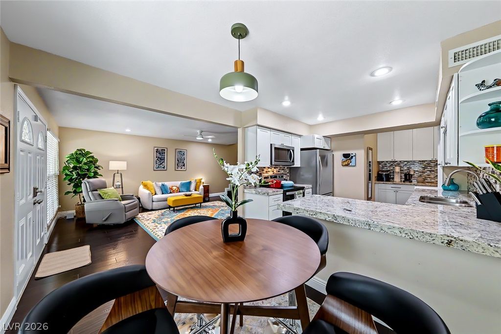 3173 Pinehurst Drive C, Las Vegas, NV 89109 — photo 2