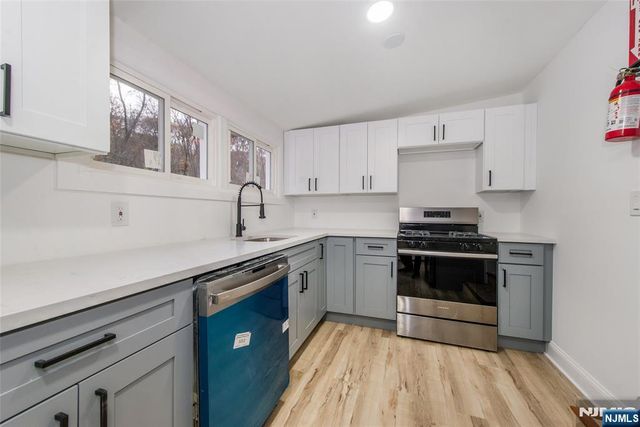 25 Setting Sun Trail, West Milford, NJ 07480