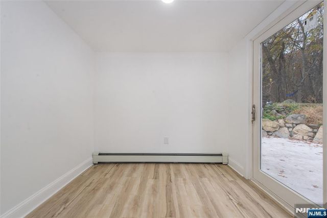 25 Setting Sun Trail, West Milford, NJ 07480