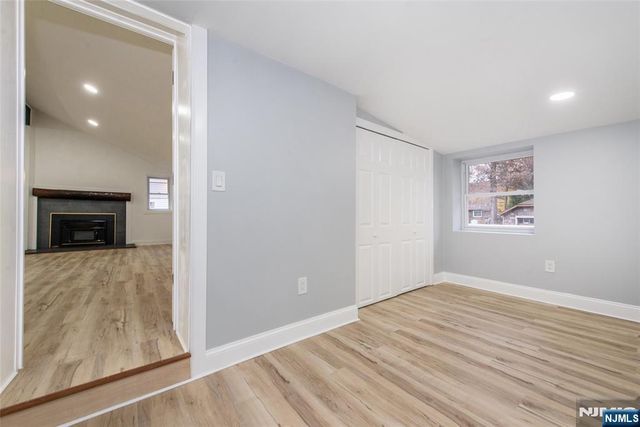 25 Setting Sun Trail, West Milford, NJ 07480