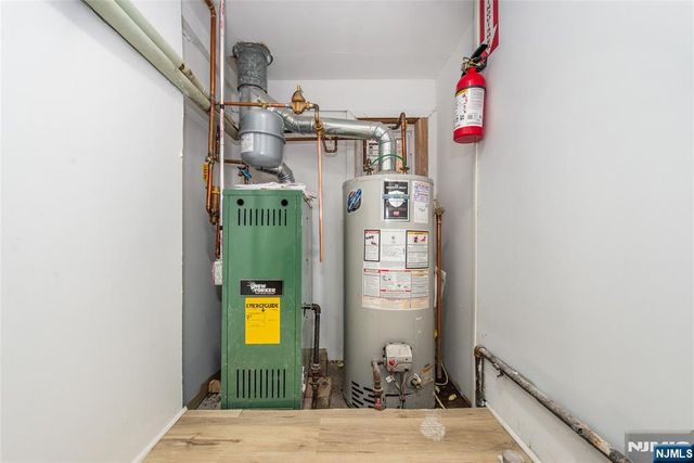 25 Setting Sun Trail, West Milford, NJ 07480