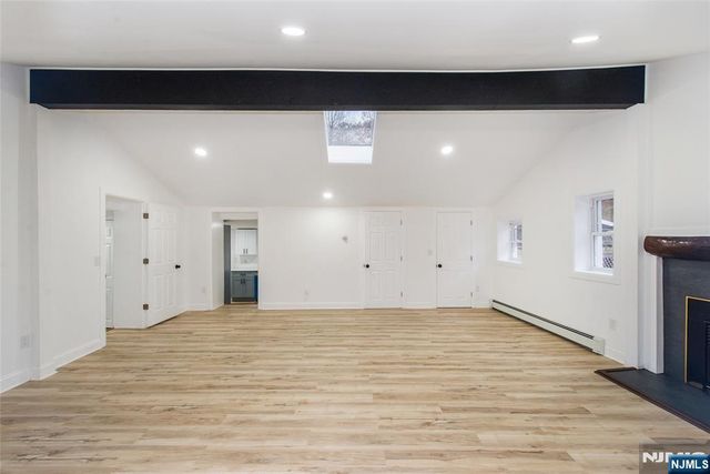 25 Setting Sun Trail, West Milford, NJ 07480