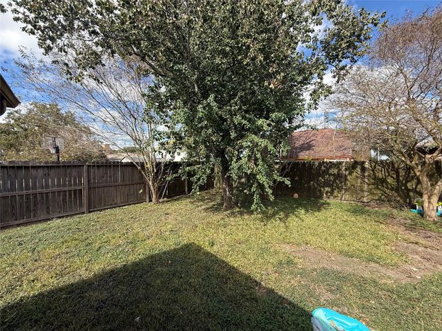 6830 Lost Thicket Drive, Houston, TX 77085