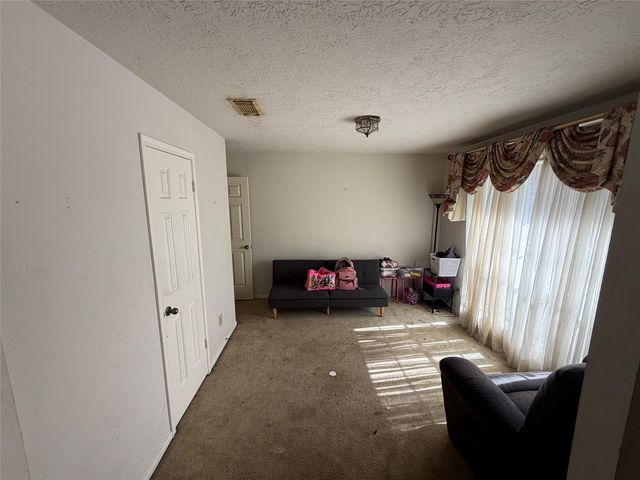 6830 Lost Thicket Drive, Houston, TX 77085