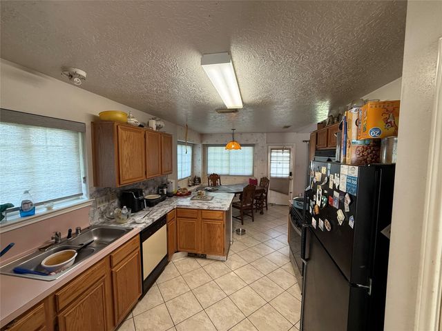 6830 Lost Thicket Drive, Houston, TX 77085