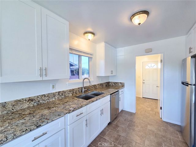 5611 Orange Ave, Cypress, CA 90630