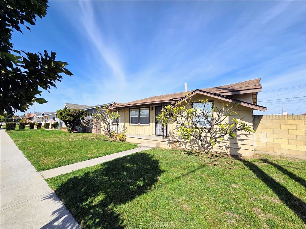 5611 Orange Ave, Cypress, CA 90630