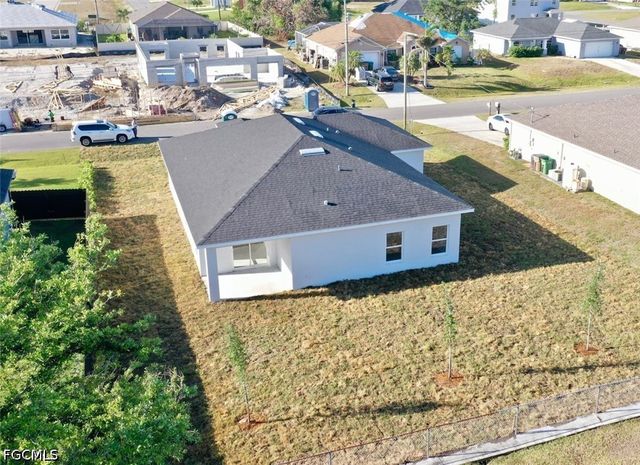 820 NE 7th PL, Cape Coral, FL 33993