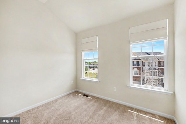 12 LAMPLIGHTER LN, Stafford, VA 22554