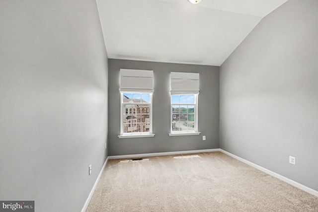 12 LAMPLIGHTER LN, Stafford, VA 22554