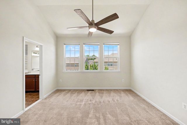 12 LAMPLIGHTER LN, Stafford, VA 22554