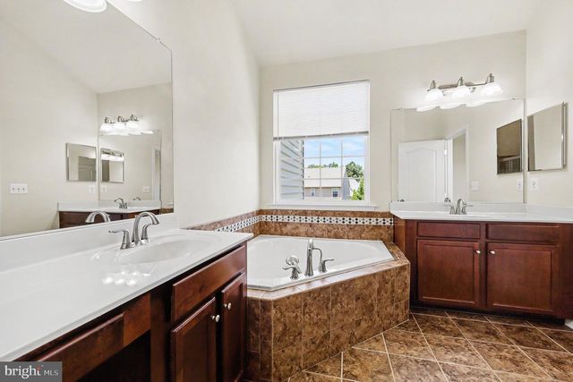 12 LAMPLIGHTER LN, Stafford, VA 22554