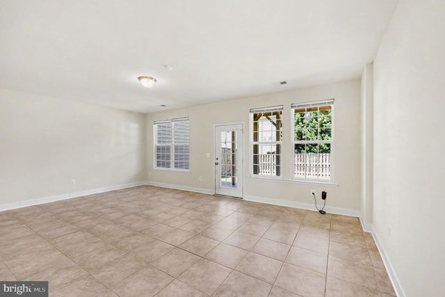 12 LAMPLIGHTER LN, Stafford, VA 22554