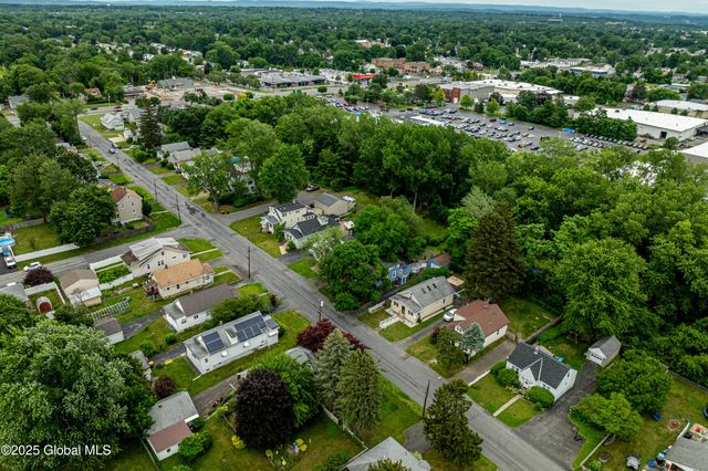 29 Lockrow Boulevard, Colonie, NY 12205