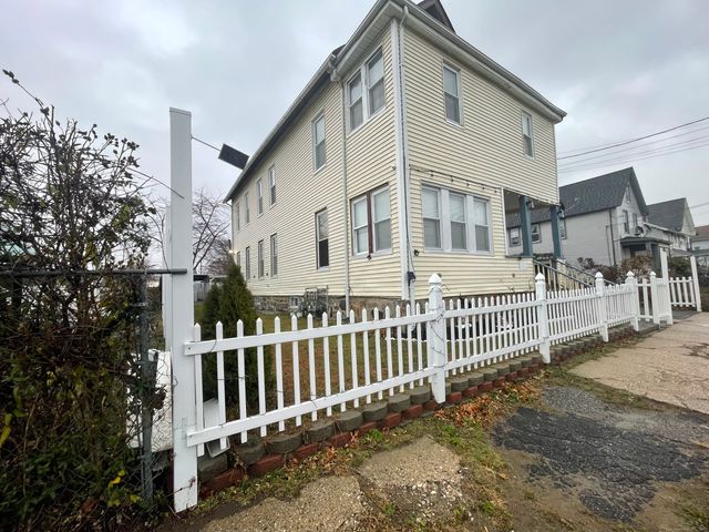 263 Jefferson Street 3rd floor, Bridgeport, CT 06607