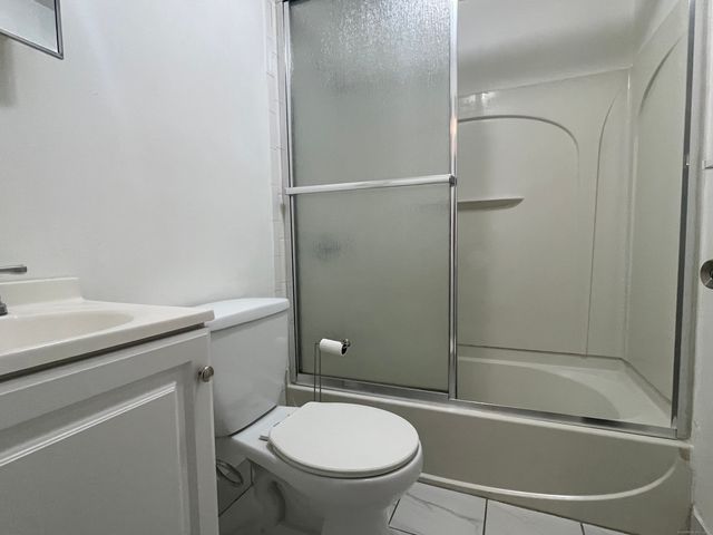 263 Jefferson Street 3rd floor, Bridgeport, CT 06607